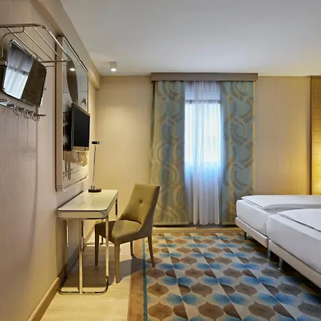 فندق Titanic Comfort Mitte برلين