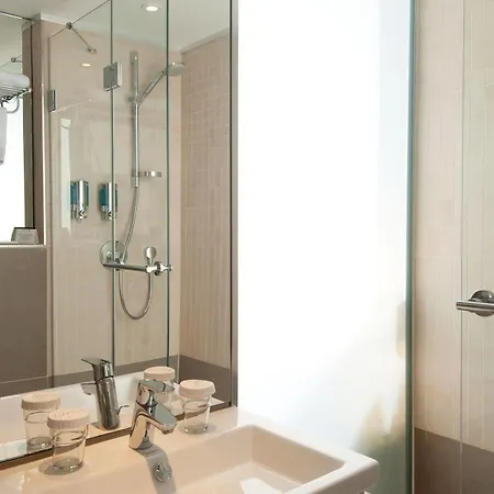 فندق Titanic Comfort Mitte 3*