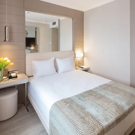 Hotell Titanic Comfort Mitte 3*