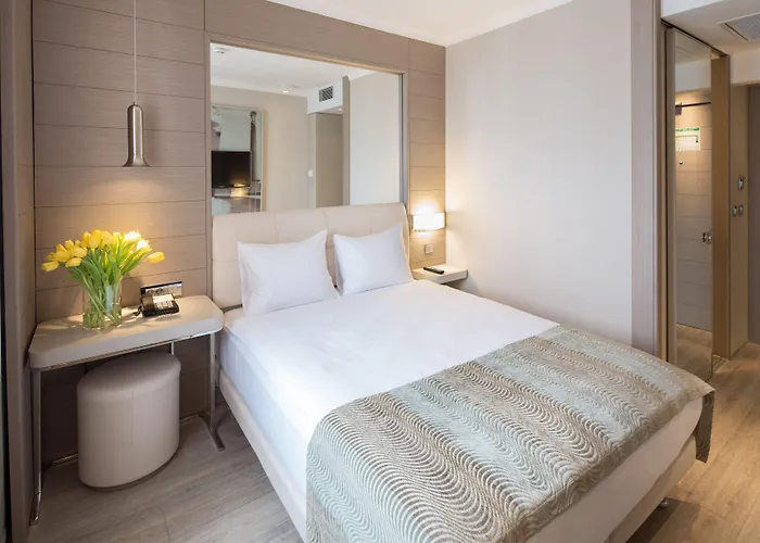 Hotel Titanic Comfort Mitte 3*