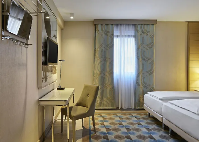 Ξενοδοχείο Titanic Comfort Mitte 3*